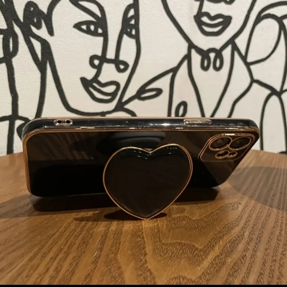 Brand new Apple IPhone 13 Pro Max Love heart bracket 🖤🖤🖤Silicone Phone - Picture 2 of 8